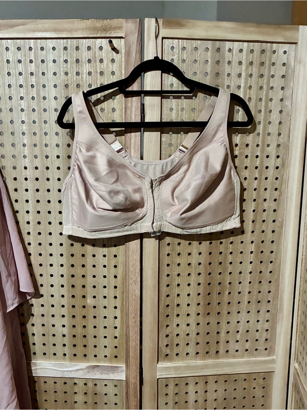 Glamorise Front Closure Wireless Bra in Light Nude 44D
